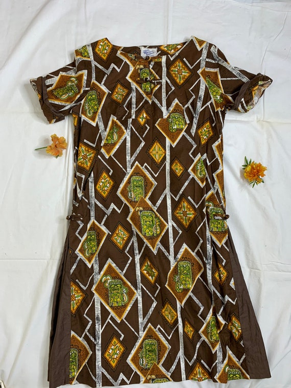 Women’s Vintage Tiki Hawaiian Dress