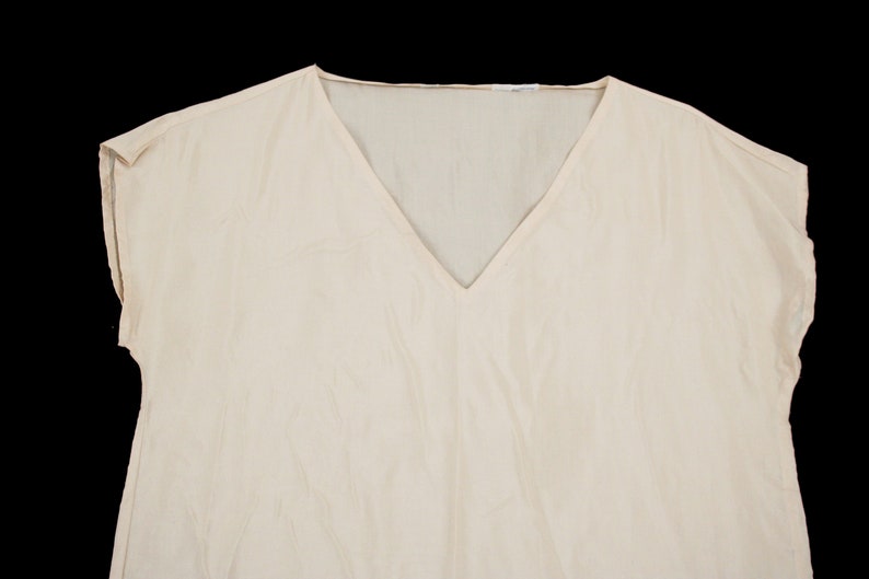 V Neck Sleeveless Large Silky Boxy Top Tee Shirt Minimal Peach Pink Loose Vintage 1990s Blouse Blouse