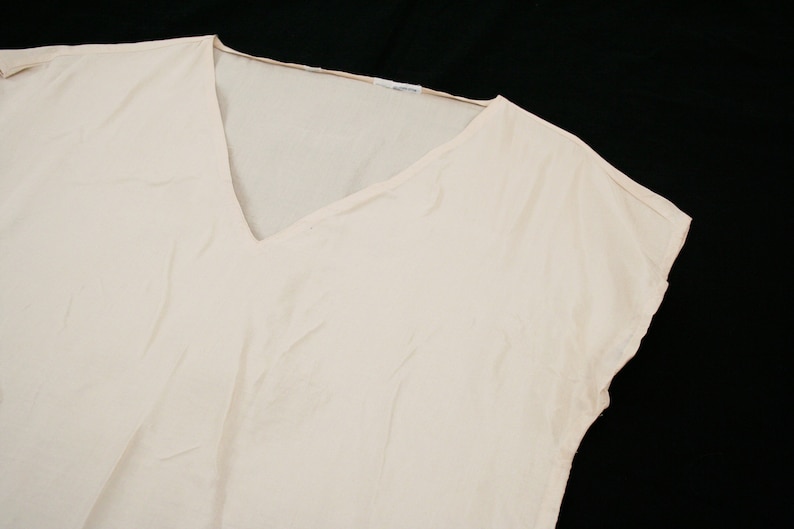 V Neck Sleeveless Large Silky Boxy Top Tee Shirt Minimal Peach Pink Loose Vintage 1990s Blouse Blouse