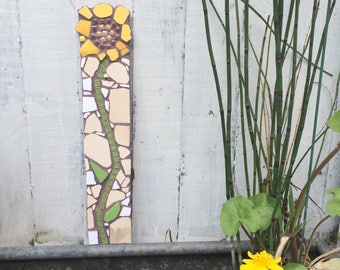 Fiore a mosaico giallo, girasole giallo, mosaico di fiori gialli, decorazione murale a mosaico