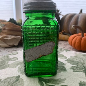 Owens Forest Green Grid Pepper Shaker Jar Bottle Hoosier Glass Vintage Jar with Grids that stands 5 inches high and ships fast for YOU!