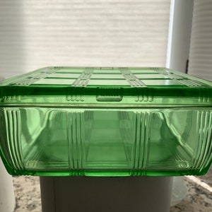 Vintage 8-1/2&quot; x 8-1/2&quot; inches wide 4&quot; high LARGE Hazel Atlas GREEN Uranium Depression GLASS Refrigerator Dish In The Criss Cross Pattern!