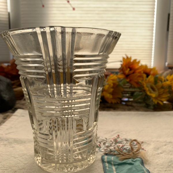 HAZEL ATLAS Clear Criss Cross Vase Excellent VINTAGE Condition Art Deco MidCentury Country Kitchen Vintage Farm Kitchen Dinning Ships Fast