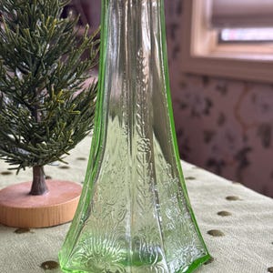 Uranium Vaseline RARE Shaker - Green Princess Hocking Depression Glass Very GOOD Top -Ships Fast!  -Six Inches High -Never used! Chip in Rim