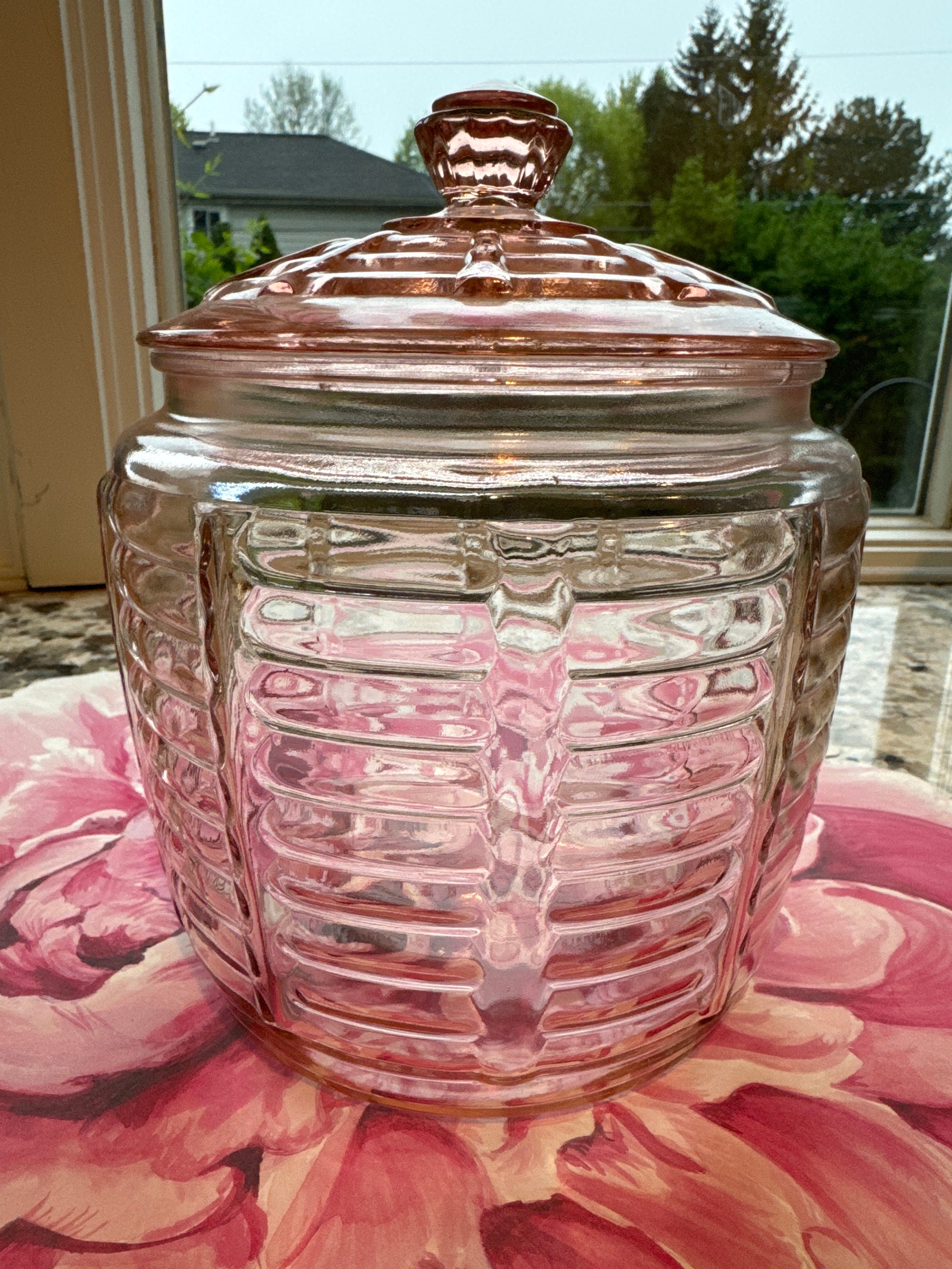 Great VINTAGE CONDITION! Anchor Hocking, Biscuit Jar, Pink