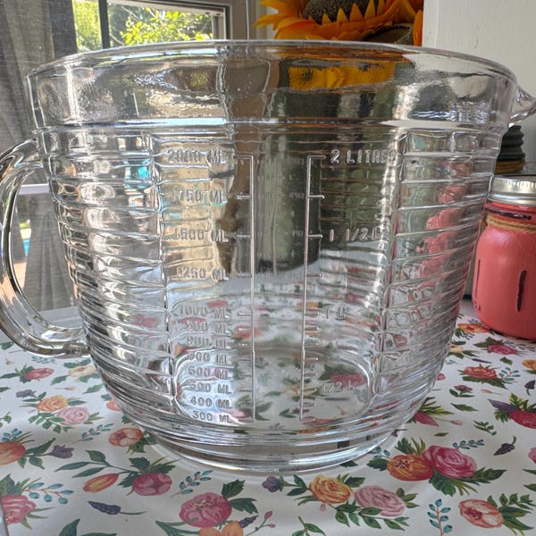 Libbey Half Gallon Stunning Very LARGE CLEAR Vintage Two Quarts MEASURING 8 Cups for your Vintage Farmhouse Kitchen!  Ships Fast - For you!