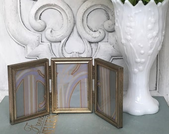 Small Vintage Gold Metal Tri-fold Picture Frame / Gold Finish Picture Frame / 2 X 3 Photo Size