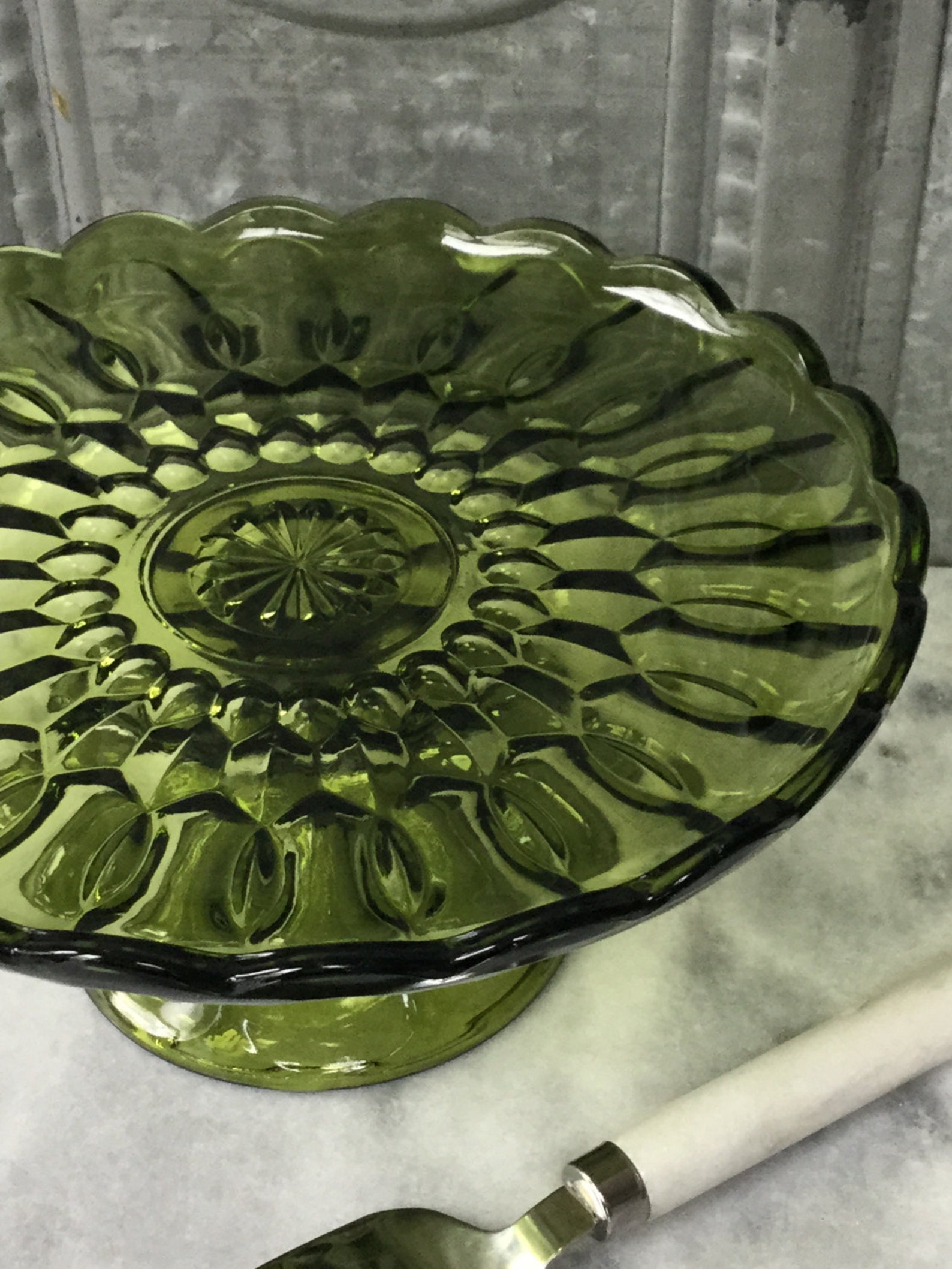 Green Glass Cake Stand / Vintage Avocado Green Glass Cake Etsy