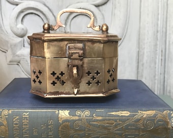 Vintage Brass Cricket Box / Vintage Brass Box / Pierced Metal Box