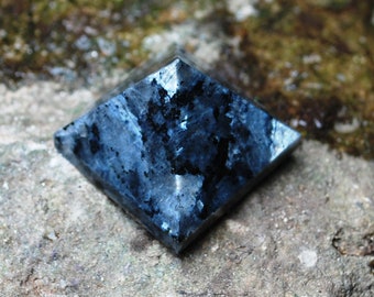 Black Larvikite Crystal Pyramid Natural Stone (Beautifully Gift Wrapped) - Stone of Achievement