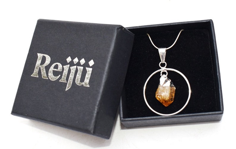 Beautiful /& Natural Necklace Pendant incorporating Small Citrine Crystal Charm with Gift Box By Reiju.