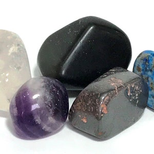 Crystals for &#39;Pain&#39; Gemstone Tumble Stone Crystal Gift Set (Beautifully Wrapped)