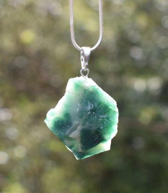 Green jade crystal necklace deals