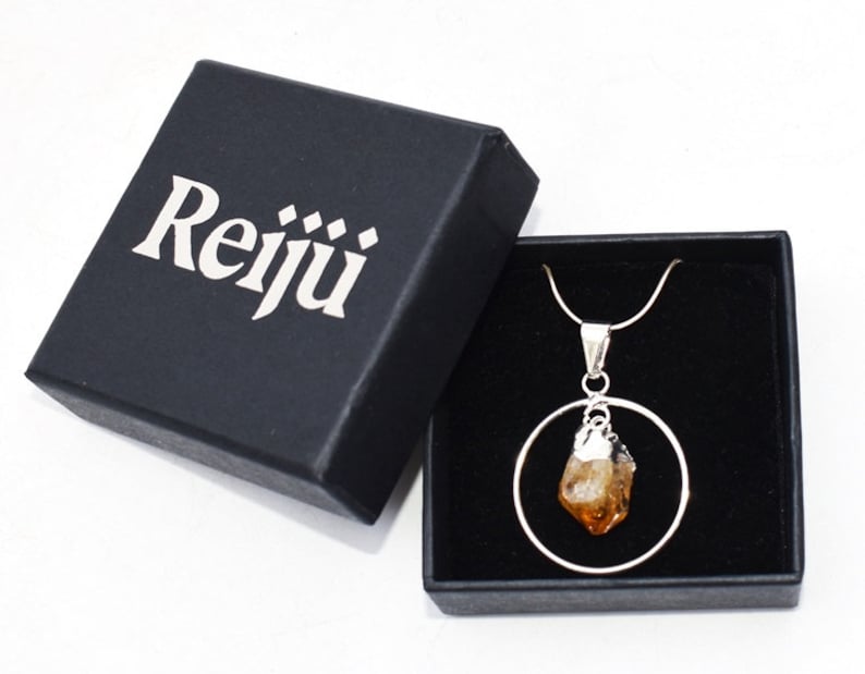 Beautiful /& Natural Necklace Pendant incorporating Small Citrine Crystal Charm with Gift Box By Reiju.