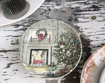 Vintage CHRISTMAS TRANSFERWARE PLATES • Small Johnson Bros. “Merry Christmas” Holiday Decorative Trinket Plate or Butterpat • So Pretty!