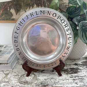 WILTON COLONIAL ABC Plate • Children’s Pewter Dinner Plate • Wilton Colonial Pennsylvania • Vintage Alphabet Number Plate !