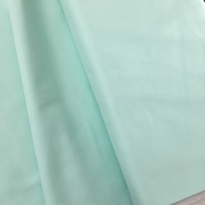 Kona Ice Frappe Stoffzuschnitt - Kona Cotton von Robert Kaufman