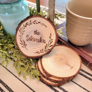Wood Wedding Favors, Wedding Name Cards, Live Edge Wood Coasters, Rustic Coasters, Housewarming Gift, Wedding Place Cards, Anniversary Favor