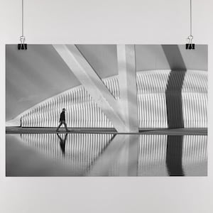 Wall Art Decor, Home Decor, Printable Fine Art Photography, INSTANT DOWNLOAD, Street Photography, Black and White, Step, Man,Valencia,Moment