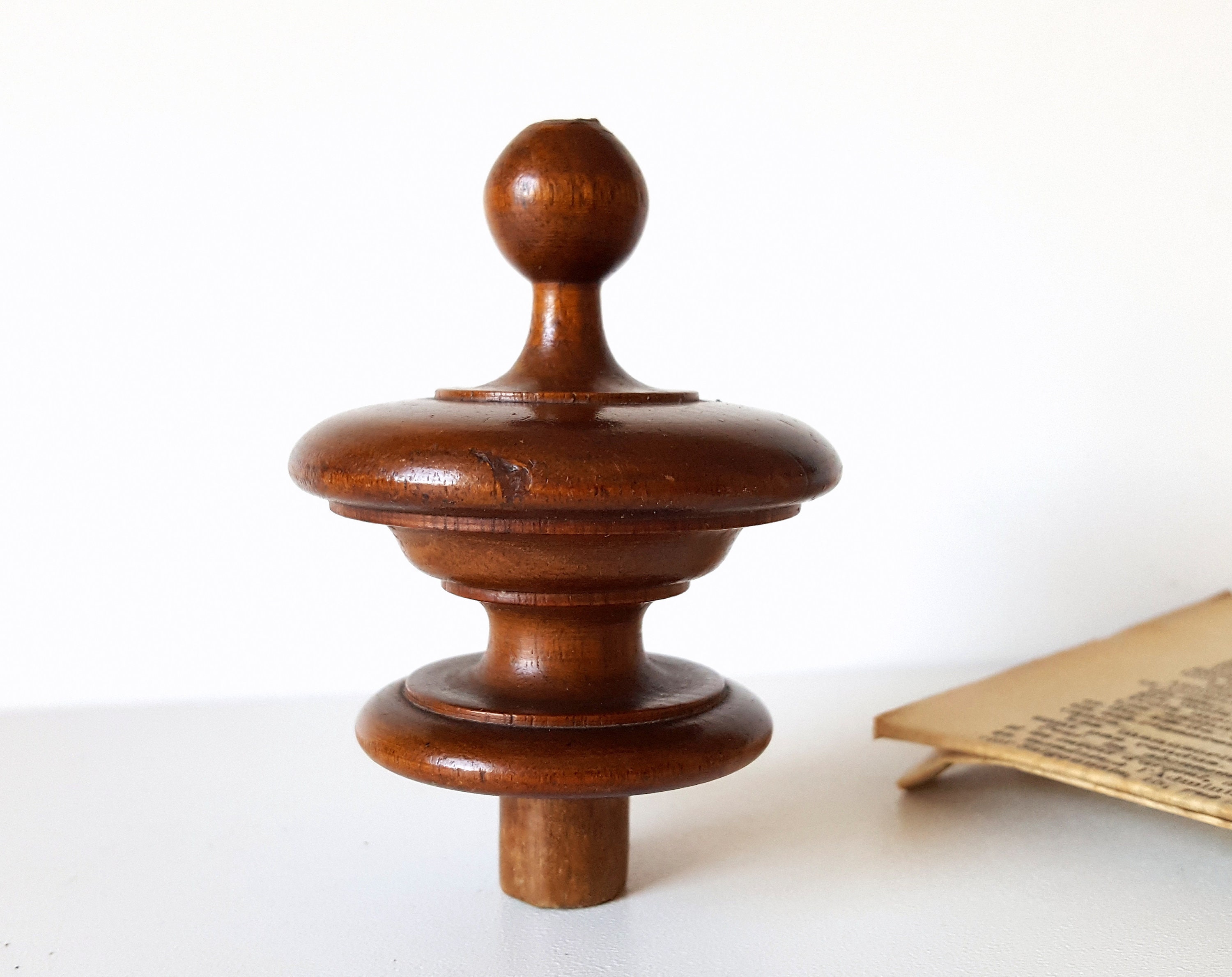 Finial en Bois Antique Petite Sculpture sur Récupéré 2, 87 Pouces