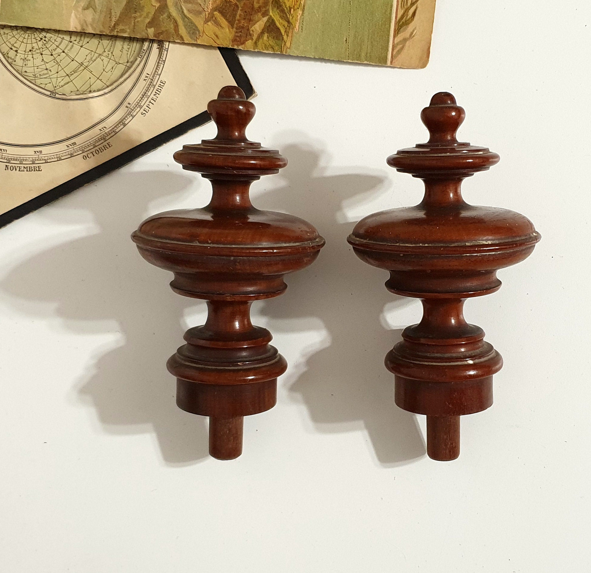 Bois Ancien Post Finial Paire Bois Récupéré Architectural Embellissement de Meubles Projet Restaurat