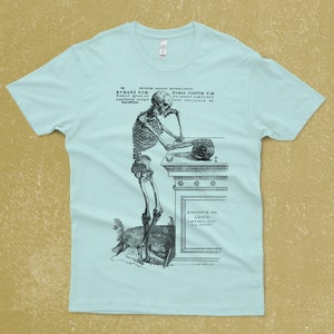 Black & white Skeleton pondering T-shirt - vintage.