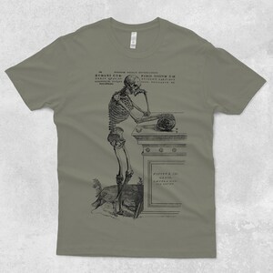 Black & white Skeleton pondering T-shirt - vintage.