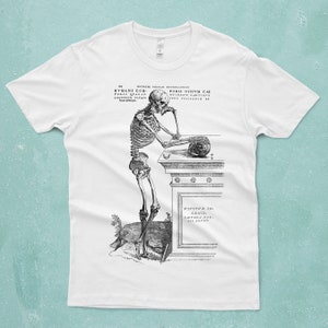 Black & white Skeleton pondering T-shirt - vintage.