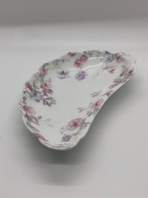 Limoges Trinket Dish Leaf Shaped Porcelain