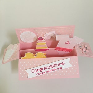 Félicitations pour la naissance d'une petite fille, nouveau bébé, nouveaux parents, carte contextuelle, petit
