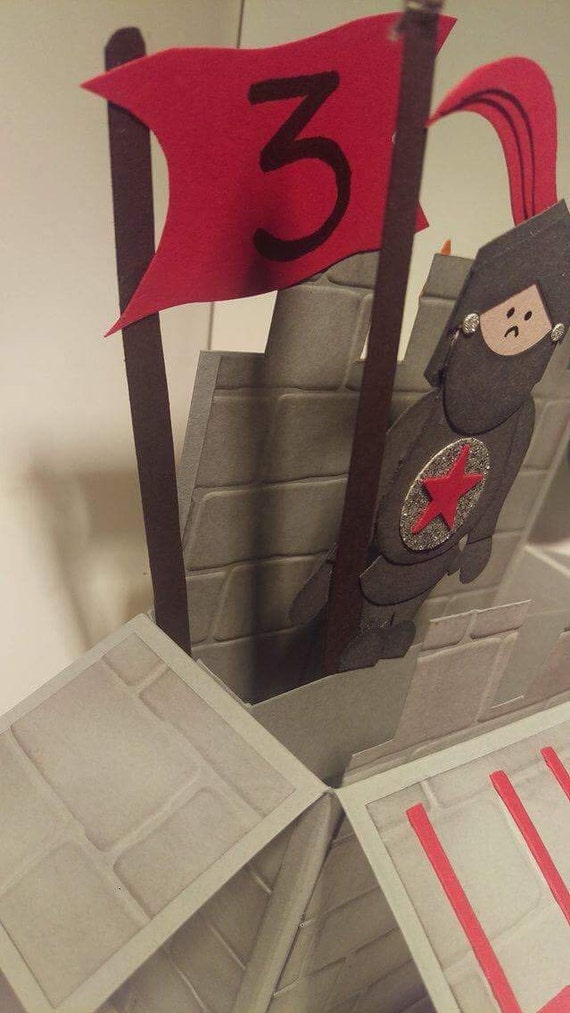 Carte postale Pop-up 3D chevaliers joyeux anniversaire de Cartes d'Art