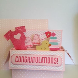 Carte faite main dans une boîte Carte pop up pour bébé fille carte dans une boîte, nouveau-né, félicitations de naissance, carte 3D dans une boîte
