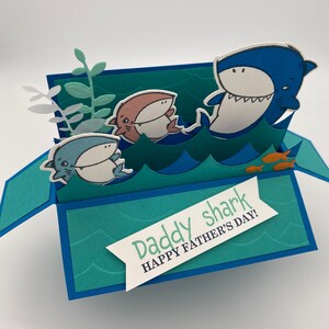 Daddy Shark, opa Shark, pop-up verjaardagskaart, Vaderdagkaart, 3D-kaart, dooskaart, gepersonaliseerd, babyhaai, mamahaai, mama, vis