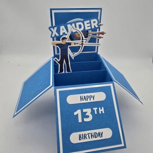 Geburtstag; Vatertag; Bogenschießen Karte; Zielspiel; Sport; Pfeil; Bogen; Mann; männlich; Sport; Bogenschütze; sportlich