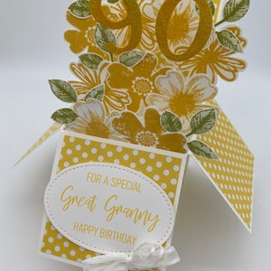 Carte boîte 3D, carte pop-up dans une boîte, carte d'anniversaire florale, anniversaire de femme, jaune, carte personnalisée