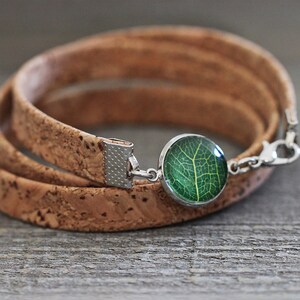 Wickelarmband Naturkork vegan bracelet Armband Damenarmband real leaf Blatt Schmuck grün Wald  Naturschmuck natural jewellery Echtes Blatt