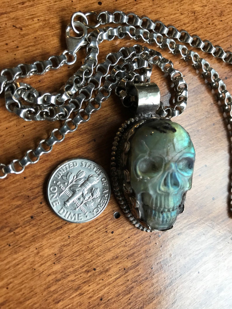 Carved Labradorite Skull on 20 chunky chain.