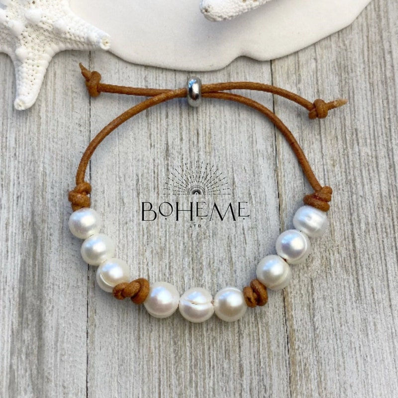 WHITE WILD PEARL BRACELET main image 0