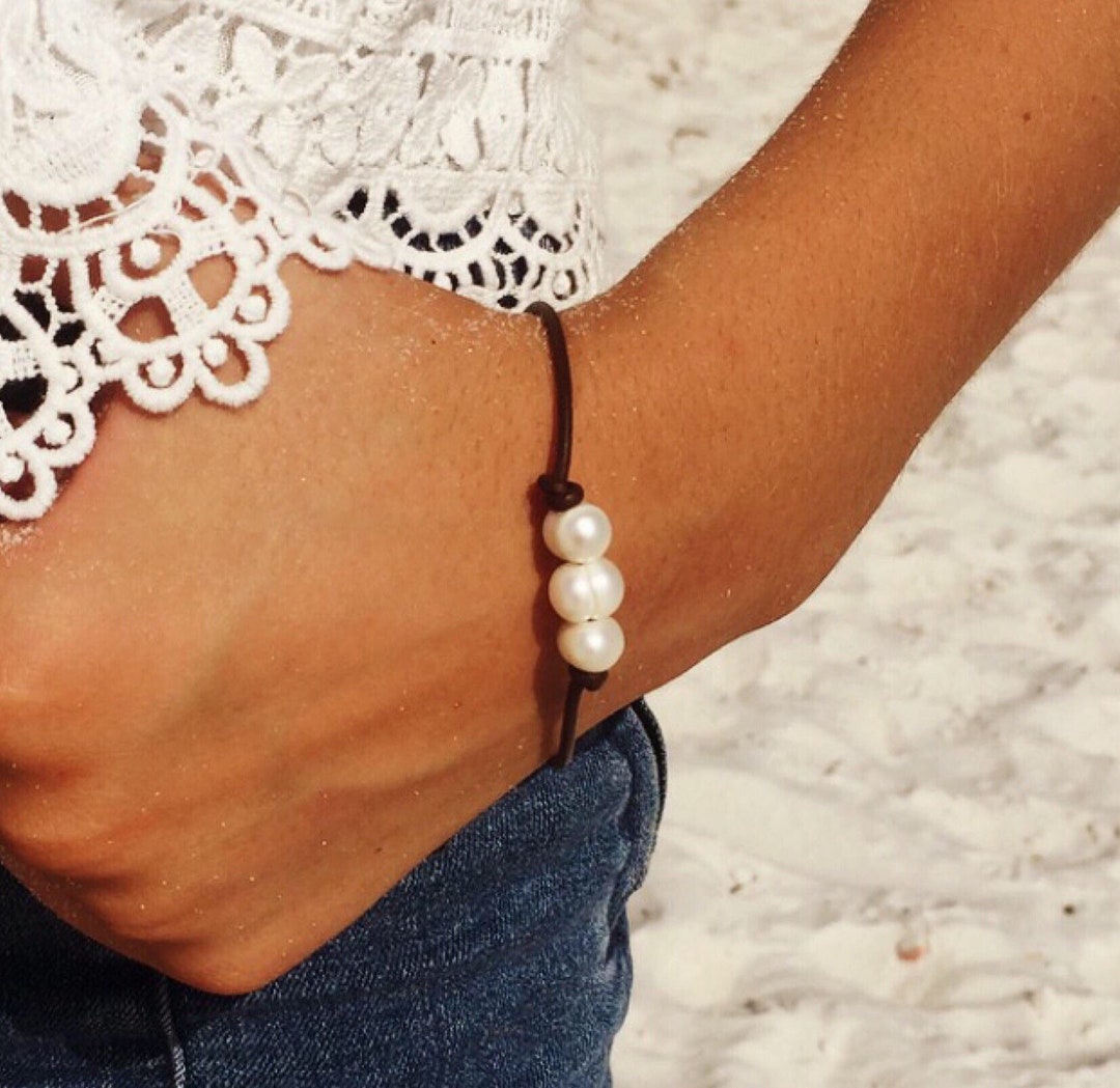 Girl with a Pearl Lattice Pearl Bracelet main image 1