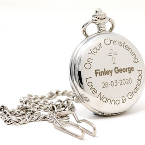 Reloj de bolsillo de plata con diseño personalizado y grabado para bautizo, comunión o dedicación