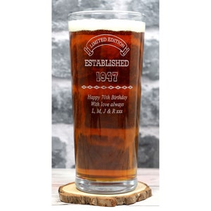 Gegraveerd/gepersonaliseerd VERJAARDAG GEVESTIGD pintglas cadeau voor 18e/21e/30e/40e/50e/60e/65e