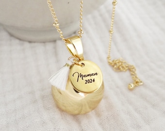 Gold pregnancy bola, engraved Mom 2024 medal, Mini us