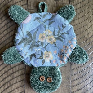Floor turtle towel