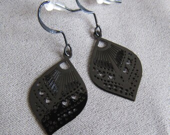 Small Black Enamel Filigree Earrings