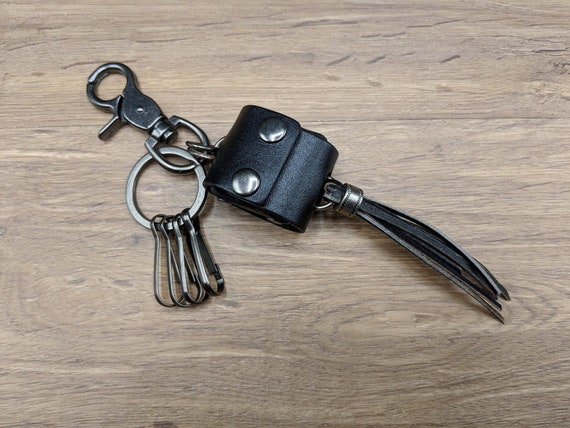 pom pom keyring with initial