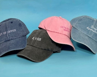 Gorra de béisbol desgastada con eslogan personalizado - Gorra con texto bordado personalizado