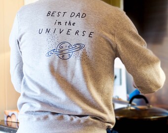 Best Dad im Universum Sweatshirt - Herren Pullover - Geschenk für Papa - Geschenk für Mann - Vatertag Shirt - New Dad Geschenk - Vatertagsgeschenk