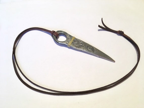 4.5 Small Marlin Spike, Hand-forged Fid With Deerskin Cord, Paracord and  Rope Knotting Spike, Made to Order 