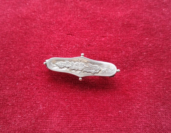 Hallmarked Silver Victorian Birmingham 1888 Brooch Gem