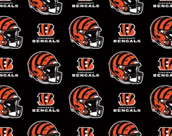 Tela de los Cincinnati Bengals de la NFL / Tela de algodón con licencia de la NFL de Fabric Traditions / Tela de fútbol americano de 58" cortada a medida